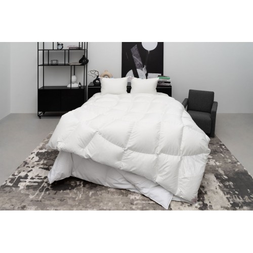 Одеяло пуховое "КЛАУДИ" стеганое в сатине, легкое 200x220, GERMAN GRASS