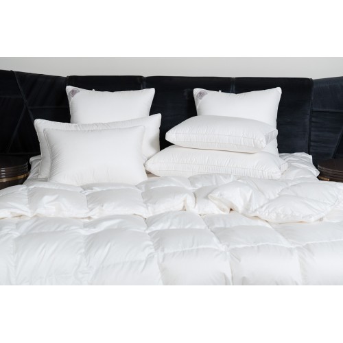 Подушка пуховая "КИНРОС" в тонком хлопковом сатине, средняя 70x70, GERMAN GRASS